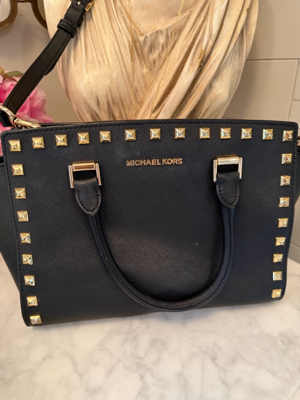 Michael Kors Gorgeous EUC Black Saffiano Crossbody Tote w Gold Studs